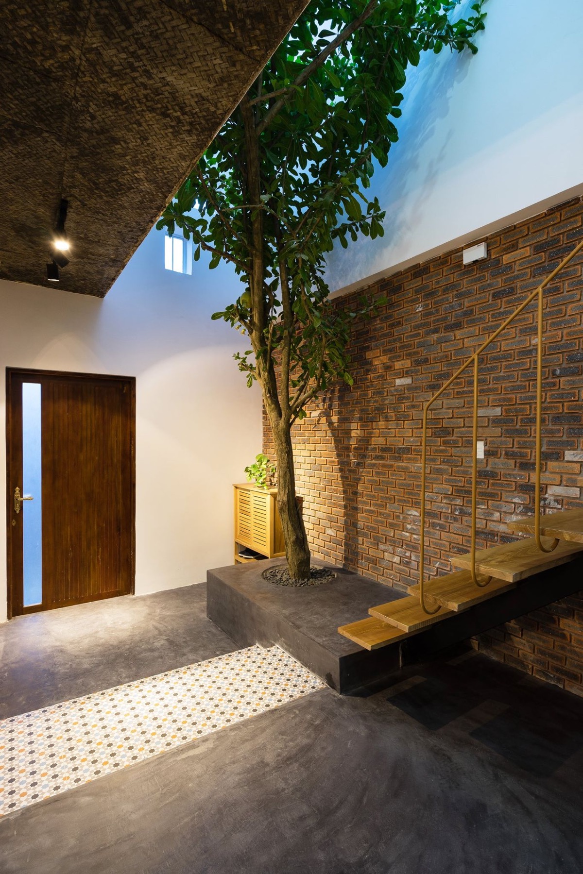 135R23117-19.jpg