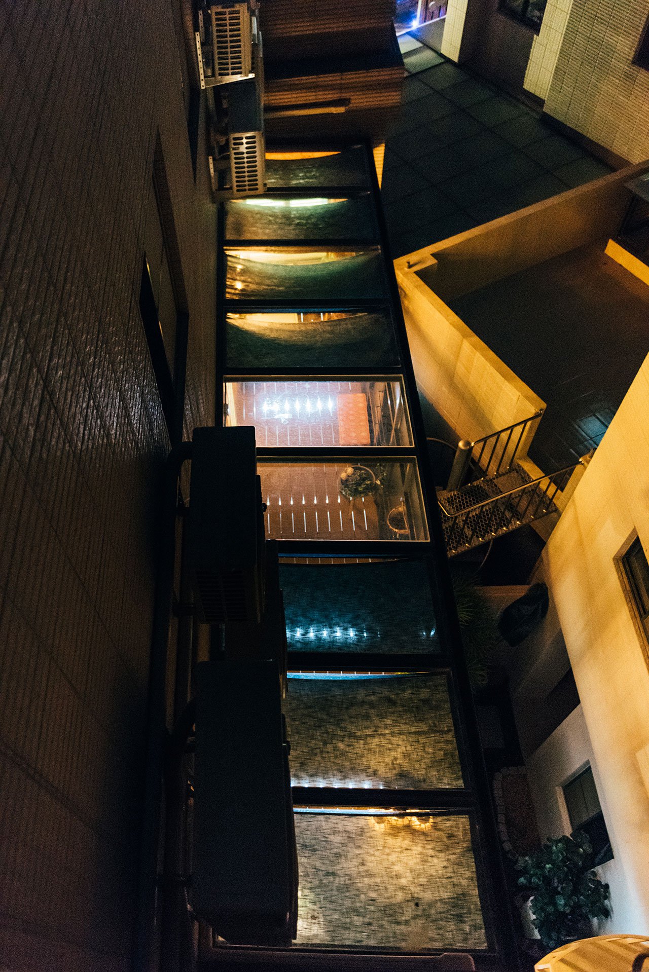202A35421-12.jpg